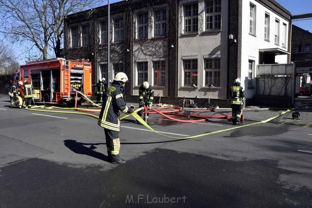 Feuer 4 Koeln Muelheim Deutz Muelheimerstr P451.JPG - Miklos Laubert